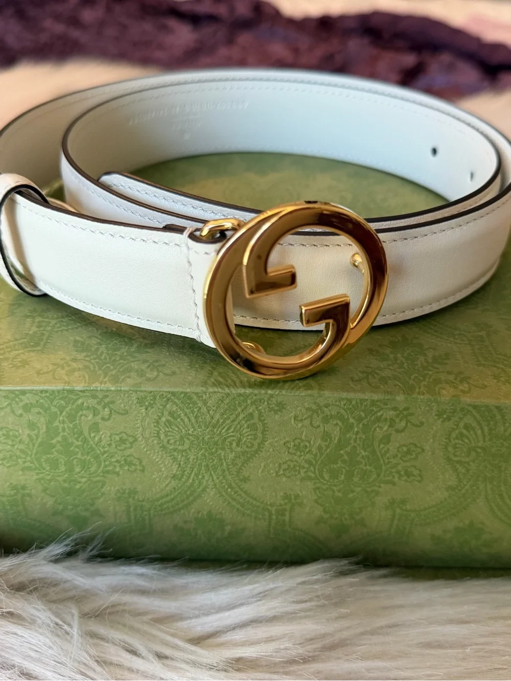 Gucci White Leather Belt with Gold Double G Buckle - Picture 5 of 11
